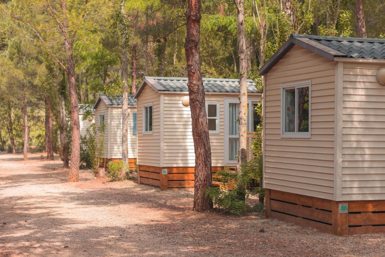 Camping La Peiriere Tuchan Экстерьер фото