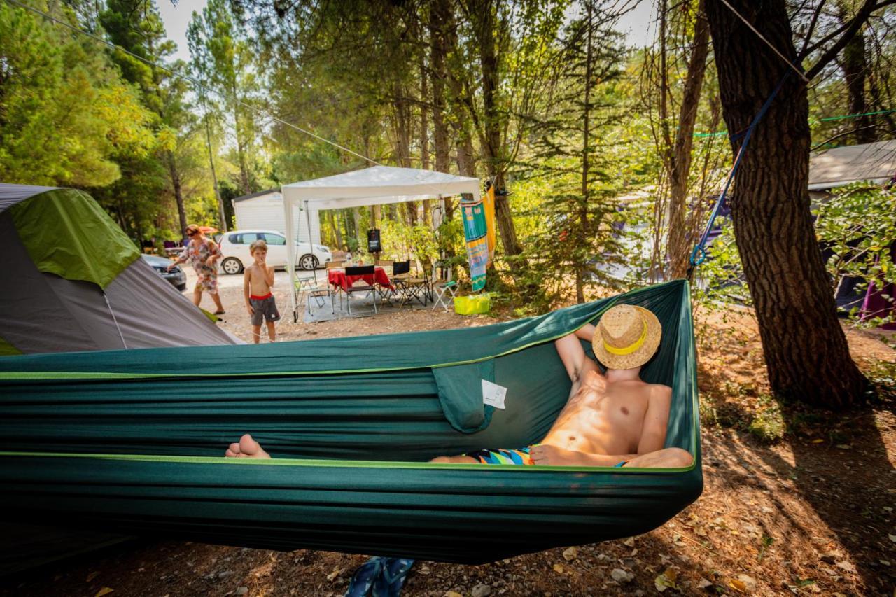 Camping La Peiriere Tuchan Экстерьер фото